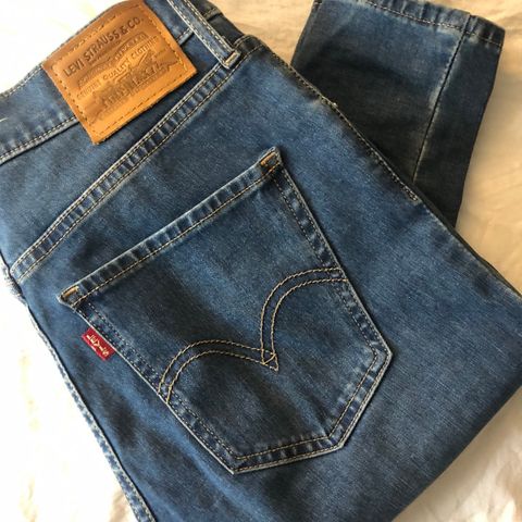 Levis jeans