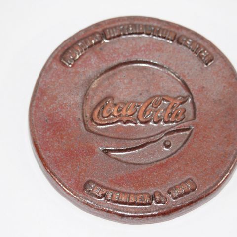 Coca-Cola papirvekt - Pontiac Distribution Center 1985
