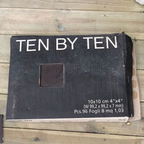 Ten by ten pakke selges