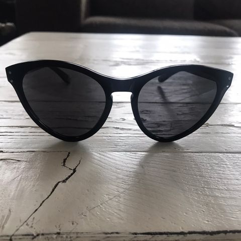 Gucci Sunglasses GG0569S str 54