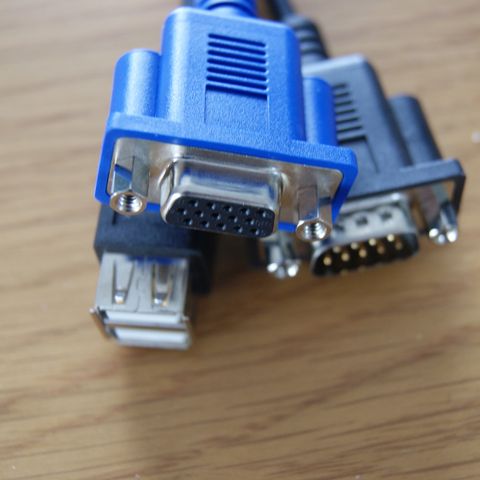 Cisco C210 Server KVM VGA Dp9 Rs232 USB Jack Cable Rev.a0 45437