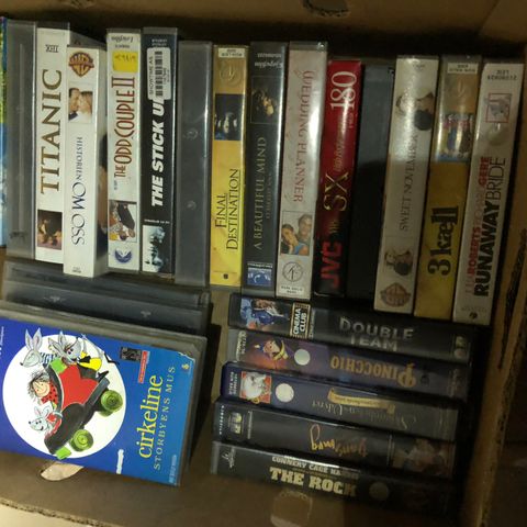 Barn og voksen filmer i VHS