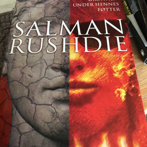 Grunnen under hennes føtter til Salman Rushdie til salgs.