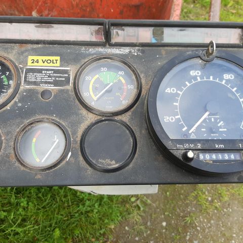 Instrumentpanel til Volvo F6 m/ skriver.