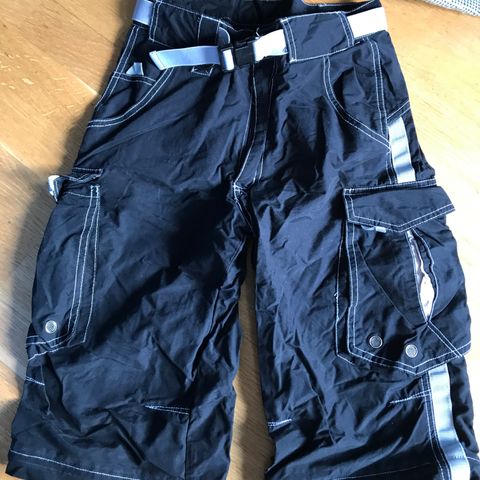 Shorts gutt str 10-12 år