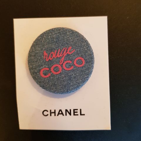 Chanel pin