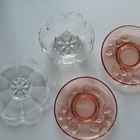 HADELAND,VENUS,LØV,PRESSGLASS.