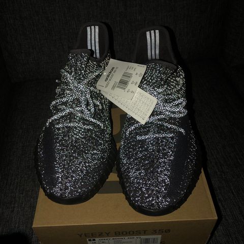 Yeezy black reflective (str 44)