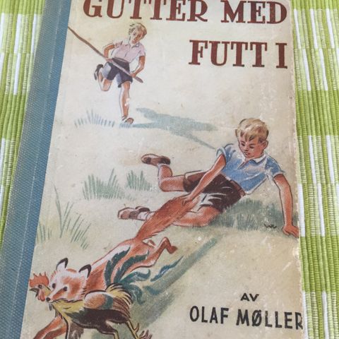 Gutter med futt i.   Olaf Møller