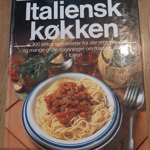 Stor bok. Italiensk Køkken. På dansk.