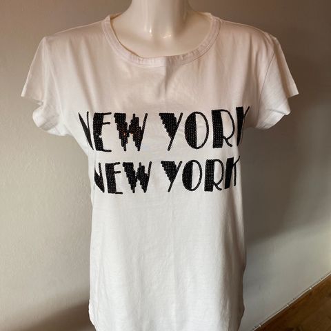 Line of Oslo hvit t-skjorte med paljetter New York