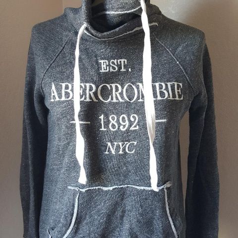 Abercrombie genser i størrelse XS