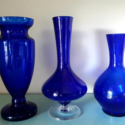 3 blå vaser, glass.