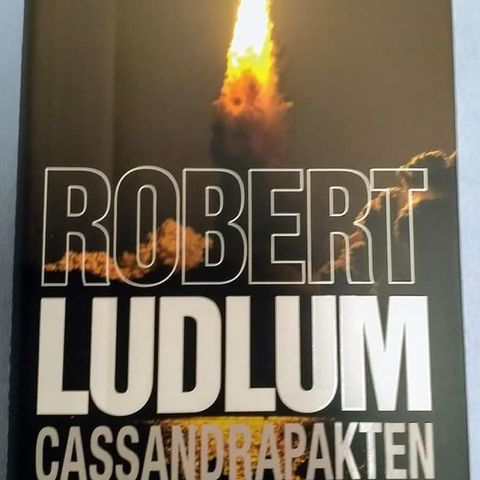 Krim - Cassandrapakten av  Robert Ludlum og Philip Shelby