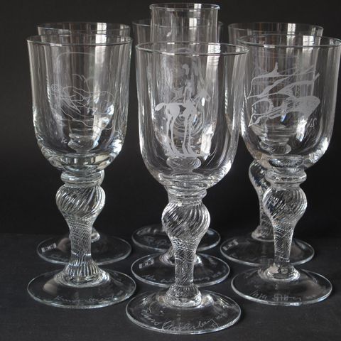 Hadeland glass, Kunstnervinglass 4 forskjellige, designer A J Jutrem.