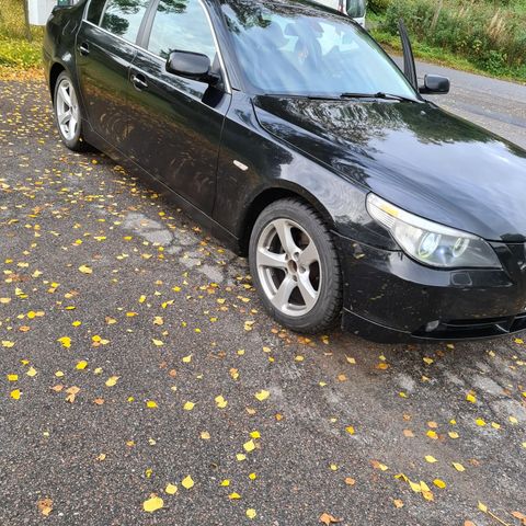 Delebil 2004 modell BMW 520i2,2 motor.