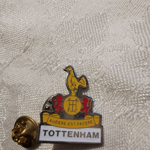 Tottenham Hotspur Football Club pin. FV99