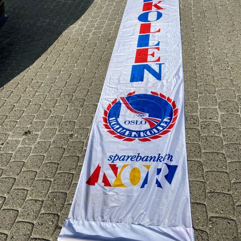 Holmenkollen.Banner. Seil Holmenkollbakken..Reklame seil. Sparebank NOR.skihopp.