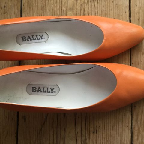 Bally ,  Friis  og lekre sko  = 300kr