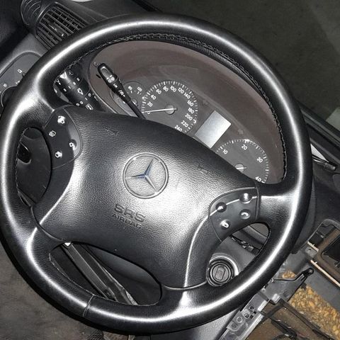 Mercedes Benz ratt med airbag   nedsatt pris