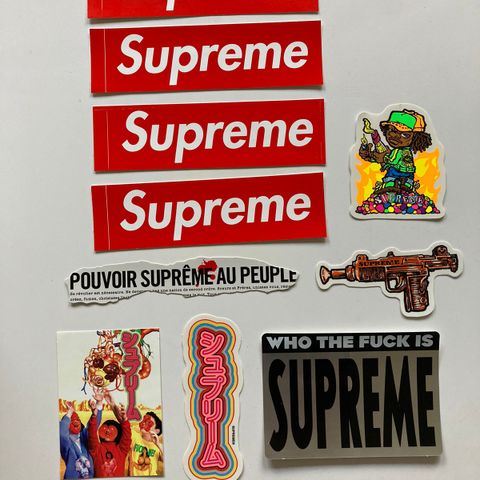 Supreme klistremerker selges