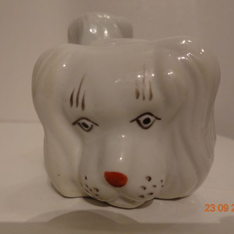 Fin Porselen Figur " Langhåret hund"
