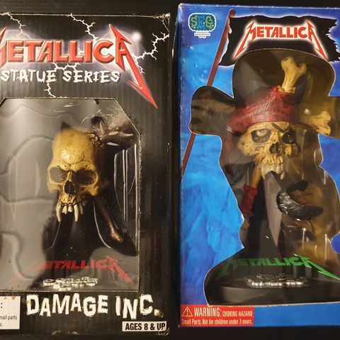 2 Metallica-statuer