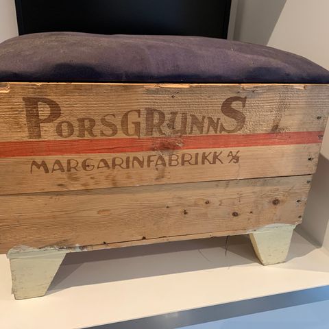 Porsgrunns margarinkasse  med lokk