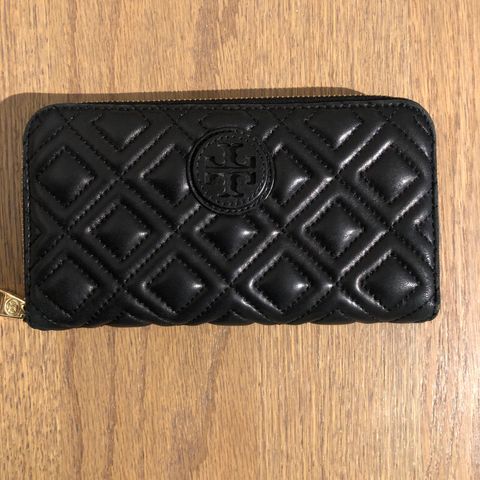 Lommebøker , Guess, Tory Burch