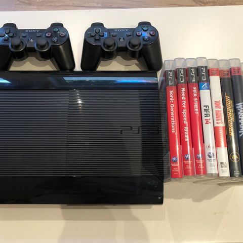 Playstation 3 SuperSlim + 2 kontrollere + 9 spill