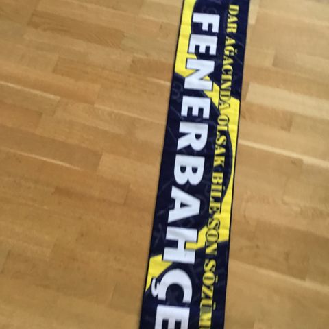 Skjerf fenerbahce 300kr