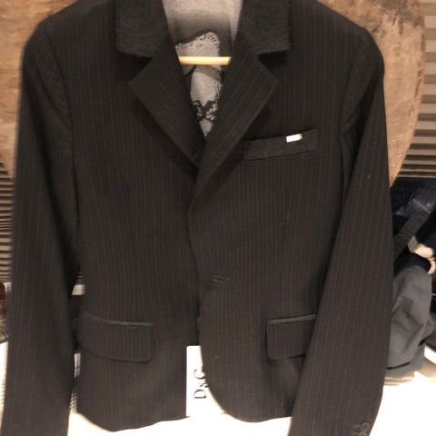 D&G junior Blazer NY veil 462$