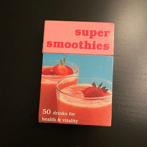 Boks med 50 stk smoothie oppskrifter