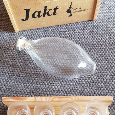 "Jakt" fra Gjøvik glassverk