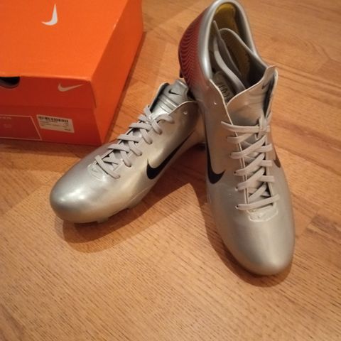 Nike Mercurial Vapor iii 3