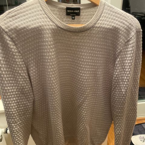 Giorgio Armani jumper til salgs