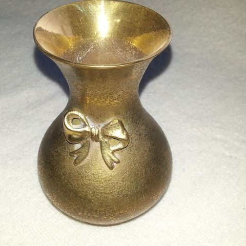 Vase i messing