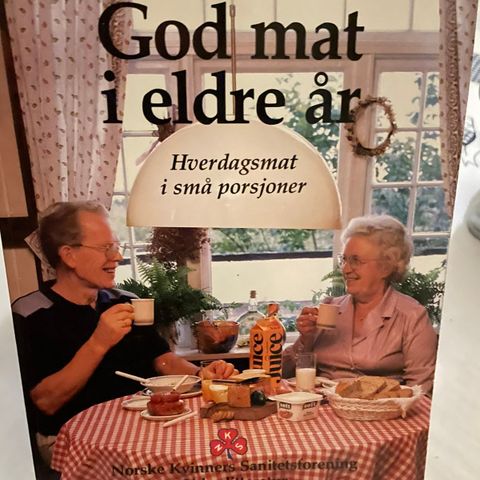 Boken God mat i eldre år skrevet av Magnhild Simonsen ,selges