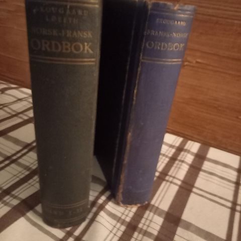 Norsk-fransk fransk-norsk ordbok 2 bind 1921-1936