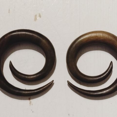 Spiral Øreringer/Plugs i treverk - 14 mm (Nye, ubrukt)