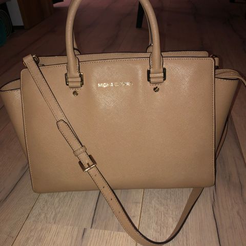 Michael Kors crossover bag