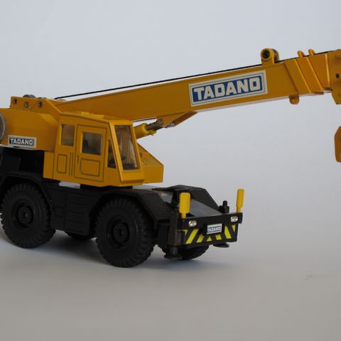 Tadano TR Series Rough Terrain Crane. Skala 1:50