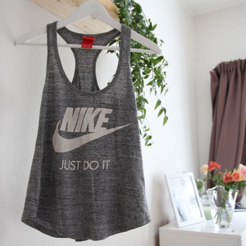 Nike singlet selges