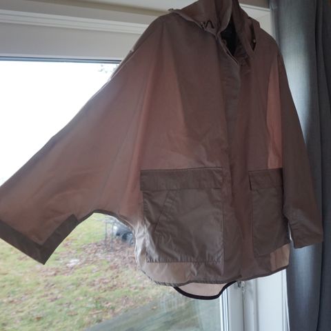 Ecoalf miljøvennlig design regnjakke/poncho