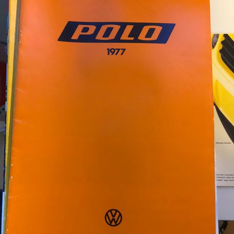 8 ulike VW-brosjyrer av Polo fra 1977 - 1994 selges