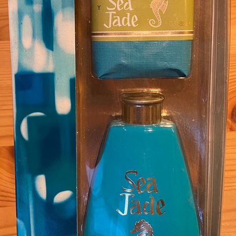 VINTAGE YARDLEY SEA JADE TALC 100G & SOAP 