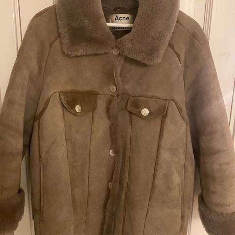 Acne Meta paw 14 shearling jakke