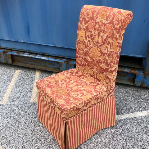 Smart designet stol- med ekstra oppbevaring