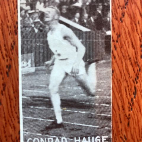 Conrad Hauge Torodd 400 meter friidrett sigarettkort 1930 Tiedemanns Tobak