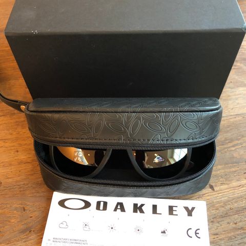 Oakley solbriller ( dame)